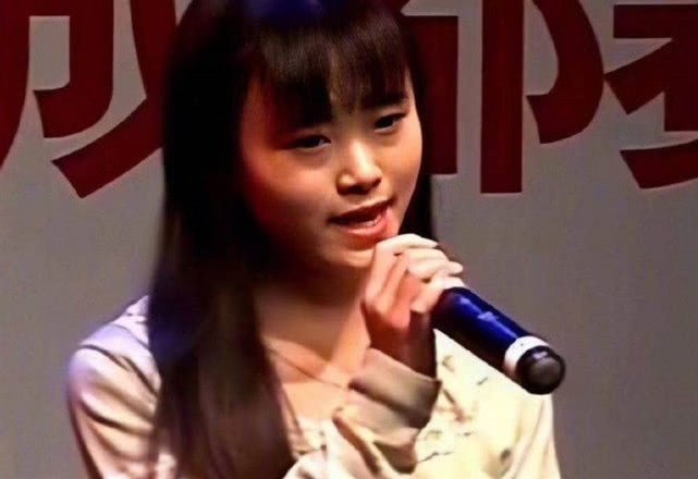 真的是四千年一遇吗？鞠婧祎17岁照片走红，台媒