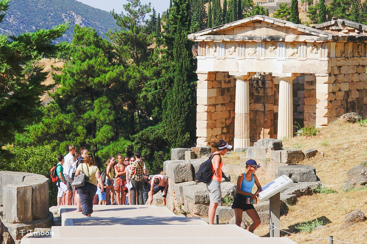这里是古希腊人的世界中心,是大自然与人类文明的完美结合!
