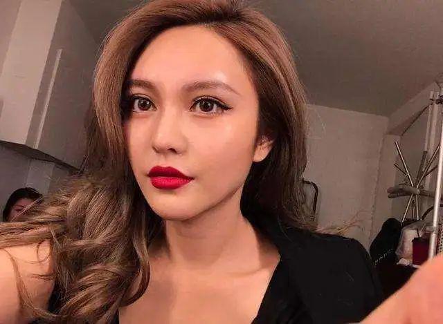 周扬青再回应!Hebe也卷入…“猪”队友们是要逼