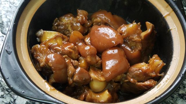 猪脚怎么焖才好吃 f09ff2c5cfab41368f51a8af4bd41ada.jpeg