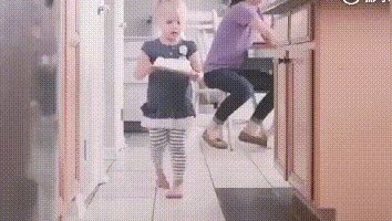 深夜监控拍下的这一幕，看哭无数人