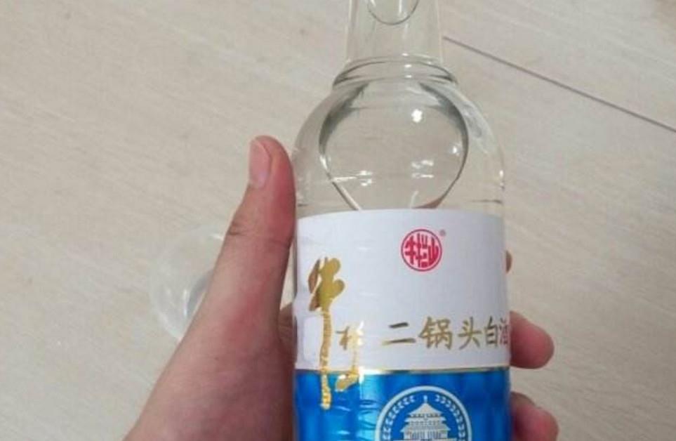 原创牛栏山二锅头是"液态法"白酒,为啥大多数人都喜欢喝?