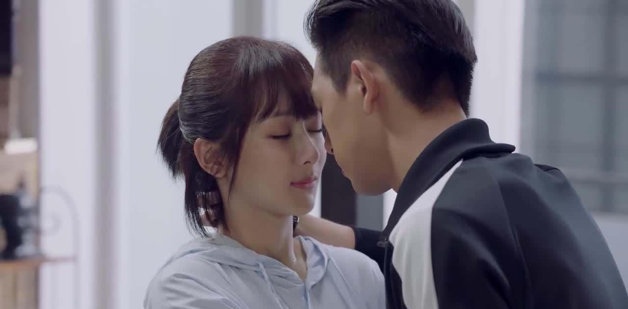 明明分手几年了,为什么总会时不时梦到我的初恋情人? 明明分手几年了,为什么总会时不时梦到我的初恋情人?