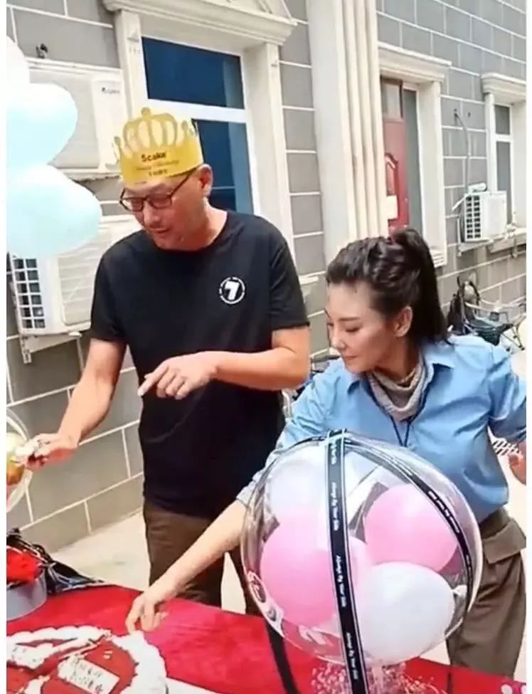 张雨绮剪鱿鱼凑罗志祥热度?绿完汪小菲王全安被