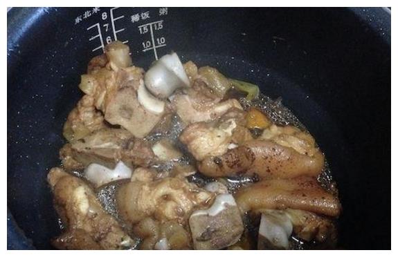 猪脚怎么焖才好吃一点 224778a2573b43fcb9f5823ab9a0ae8b.jpeg