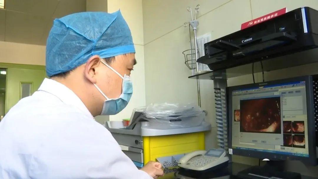 「床单」竟是这东西掉出来……“血都是飙出来的！”8岁男童半夜血染床单