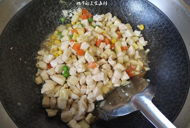 一斤鸡胸肉热量相当于多少大米饭 40c8c394c806470f9a4aa4cc78956eda.jpeg