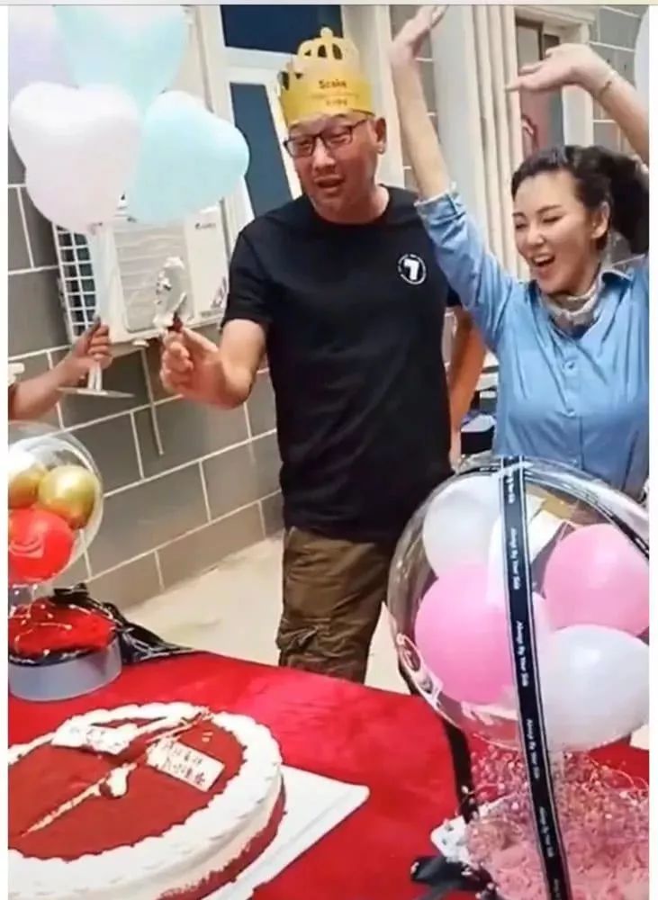张雨绮剪鱿鱼凑罗志祥热度?绿完汪小菲王全安被