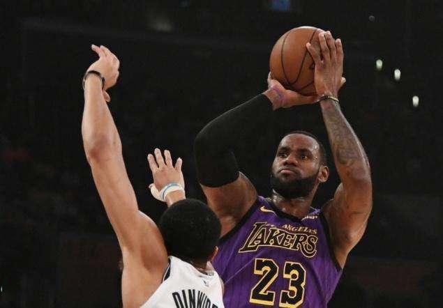 詹姆斯有属于自己的标志性动作吗?听听nba名宿怎么说
