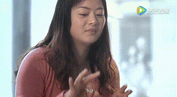 深夜监控拍下的这一幕，看哭无数人