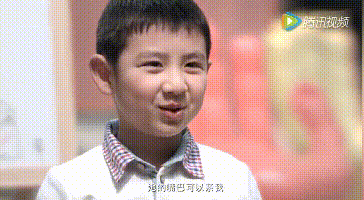 深夜监控拍下的这一幕，看哭无数人