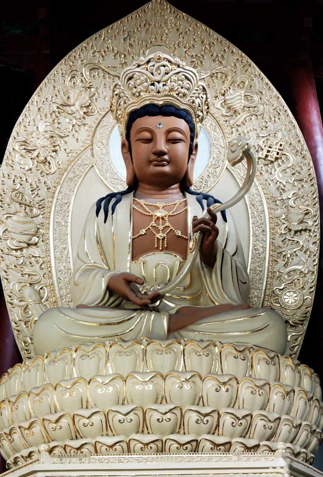 杭州灵隐寺华严殿文殊菩萨圣像