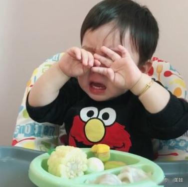 『孩子』家长别不在意孩子总是积食爱“趴睡”？儿科医生：无非4个原因