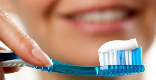 怎么才能让牙齿变干净 addb8b6552d64c5b95d10df38277a9cb.jpeg