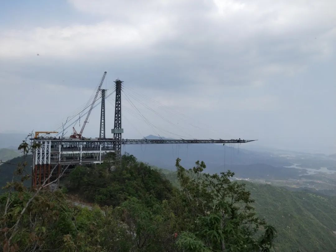 千岛湖沪马山地探险公园_玻璃