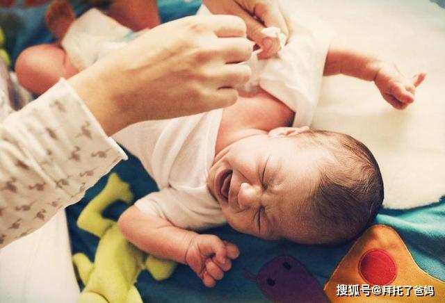 『宝宝』背后隐藏“信号”要看懂，有些病耽搁不得宝宝踢被子不是因为热