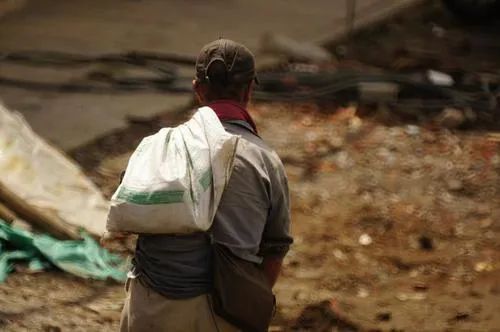 黑帮“抗疫”:“不洗手就砍手”与一天谋杀105人