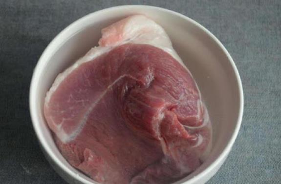 怎么解冻猪肉最好吃 caae38fc32d64278bbf6a04358d5d7a7.jpeg