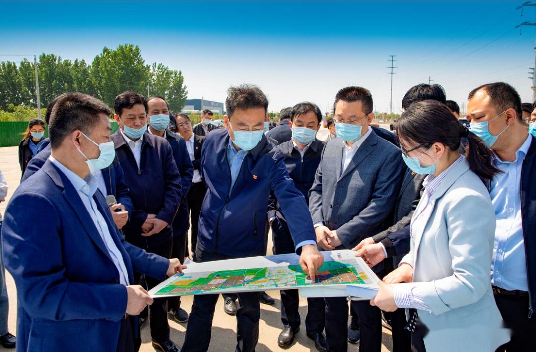 市长杨青玖到工业园区调研新型化工基地