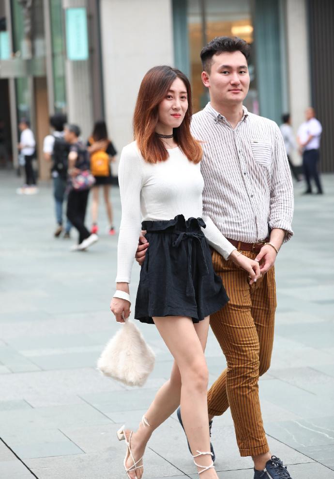 怎么把鞋带绑在脚上 da494ec53a724d1e8ba2d0d68a3825e6.jpeg