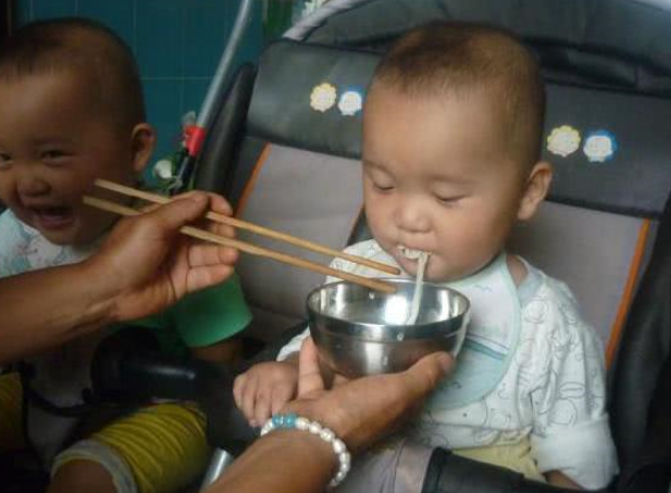 「孩子」从未脾虚,喂养有1个小技巧,孩子免疫强长高个婆婆带娃1年多