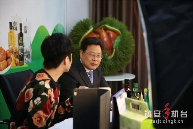 副县长王庆水化身快手网红助农直播带货_镇安