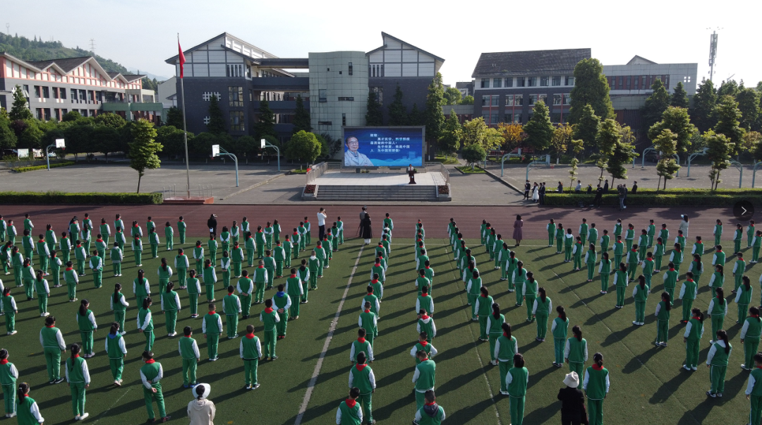 今天！都江堰市小学五六年级学生返校复课啦！