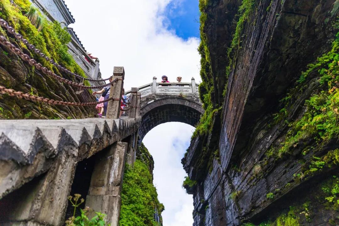 贵州旅游攻略!贵阳到梵净山旅游,疫情过后,一览"梵"景