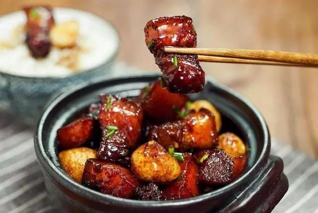 做红烧肉放不放料酒 328afe227bab497389ca1bd1a291e8de.jpeg