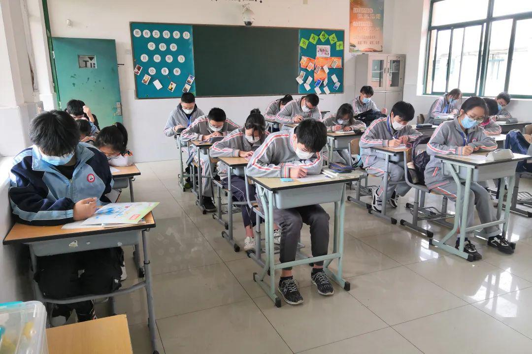 泰日学校▲齐贤学校▲金汇学校便是疫情防控知识和心理辅导开学第一课