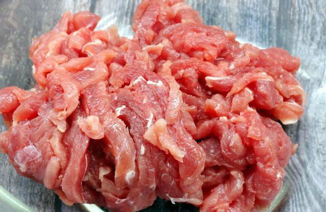 牛肉怎么切才不会柴 4765040eb25844ec890ddb918cc0d8c8.jpeg