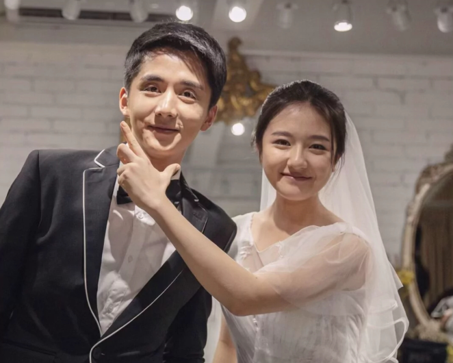 李兰迪与张新成拍婚纱照,当李兰迪突然靠过来,张新成反应过于真实