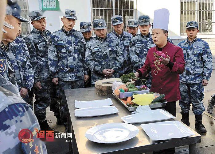 外宣窗口闽西新闻网连城县客家美食协会联合驻军部队开展初级厨师培训