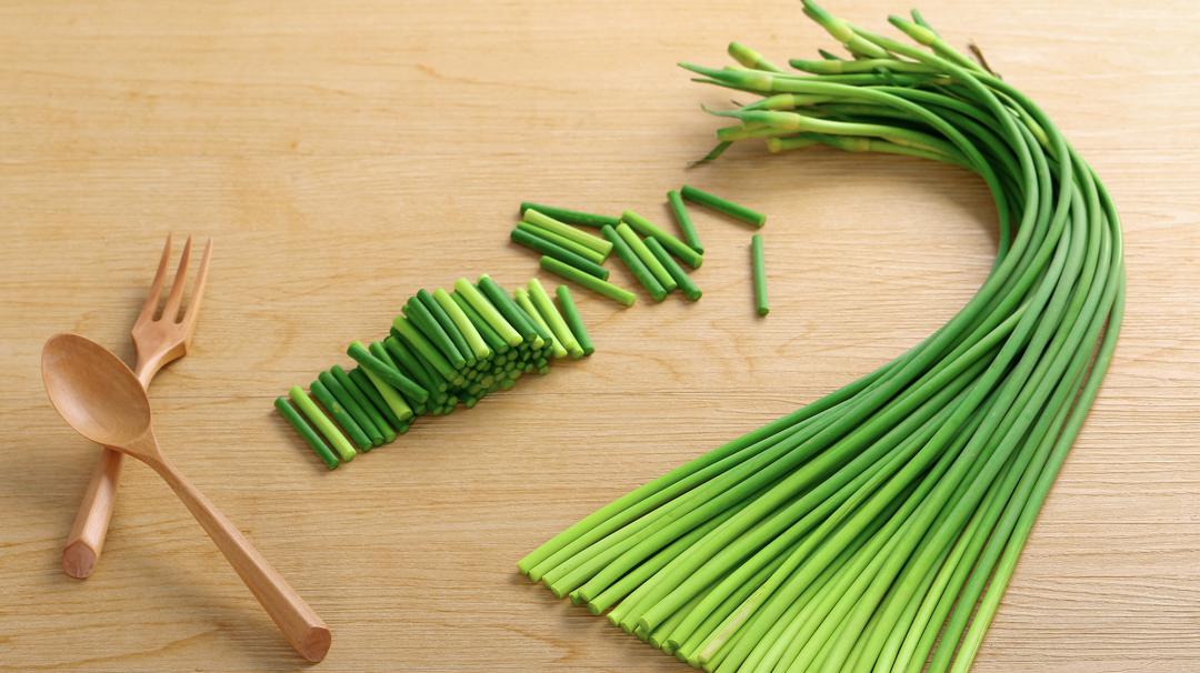 蒜头怎么发蒜苗 6a333408f7fc4c55ab4450420c88b3da.jpeg