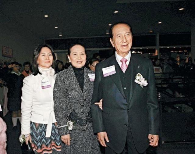 何超琼和何超莲关系好吗 735d72172b884dce8f72ba02b833a0f7.jpeg