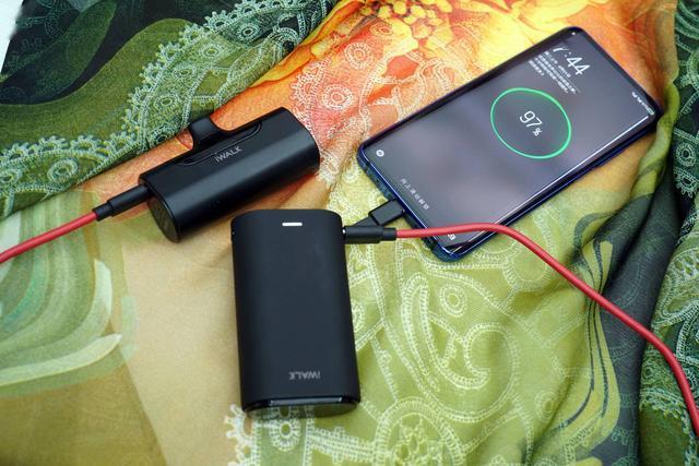 手机袋便携 7a4fc09f02b24bcbb18e37835fc6855e.jpeg