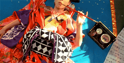 她是颠倒众生的花魁却为了一个承诺改变一生