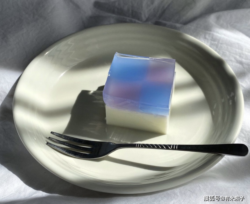 94f4df8a644f418289535f4233f3569e.png