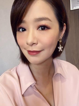 女星右眼大片淤血，药师急打家暴专线，带伤拍