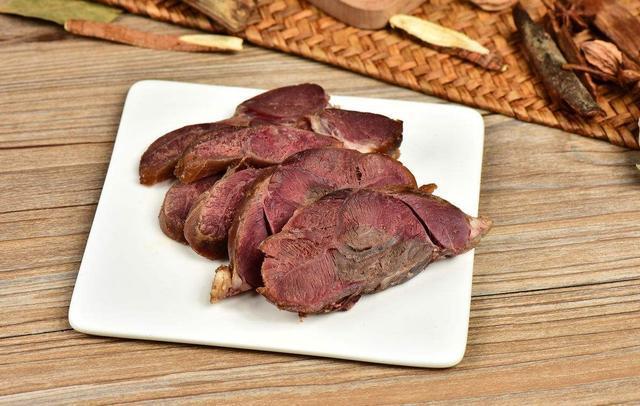 最简单的家庭酱牛肉 bf0c141461d741fbba56172e9aafb9d3.jpeg