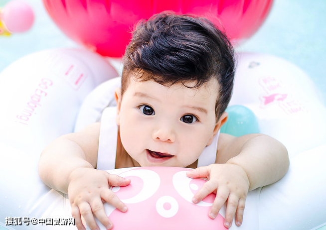 #游泳#家长要这么做一岁前宝宝的8个“猛长期”