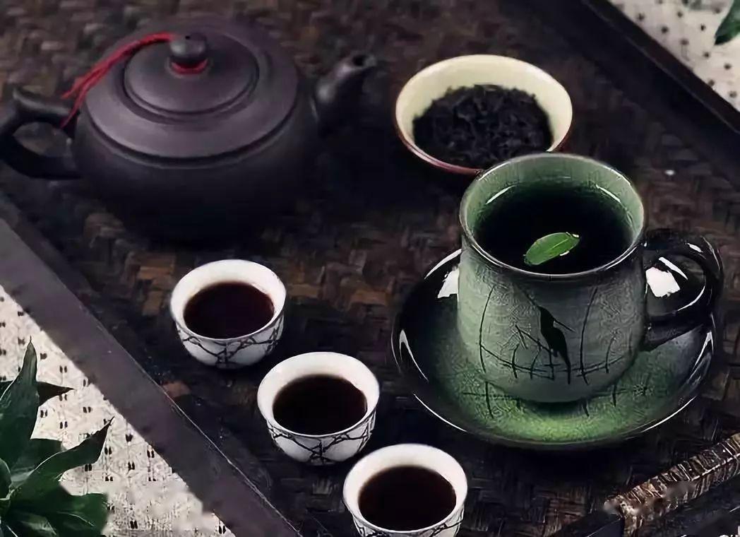 过量饮酒后饮茶,不仅会影响肾脏的正常代谢功能,还会增加心血管负担.