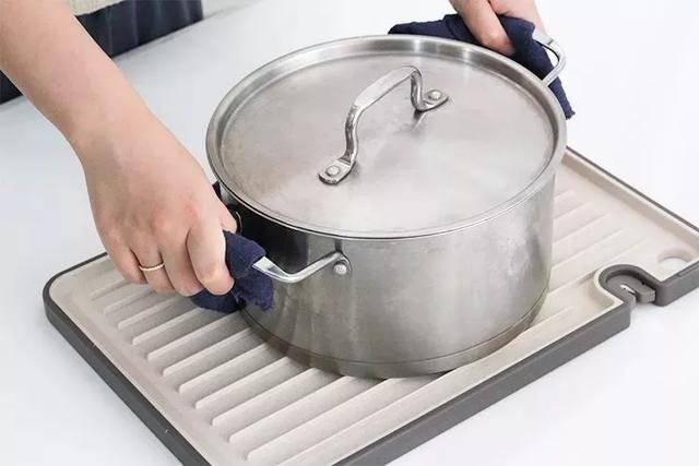 菜板发霉还能不能用 e71a8f1ad6d34d6299eec978209b5d42.jpeg