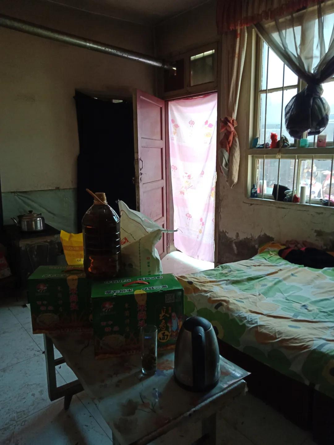 清水慈善兰州分会为兰州市贫困家庭送爱心物资