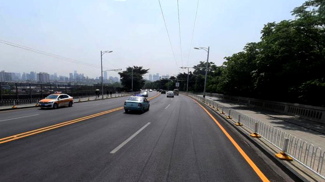 长江大桥延伸出的一段路:武昌桥头作为万里长江上的第一座公铁两用桥