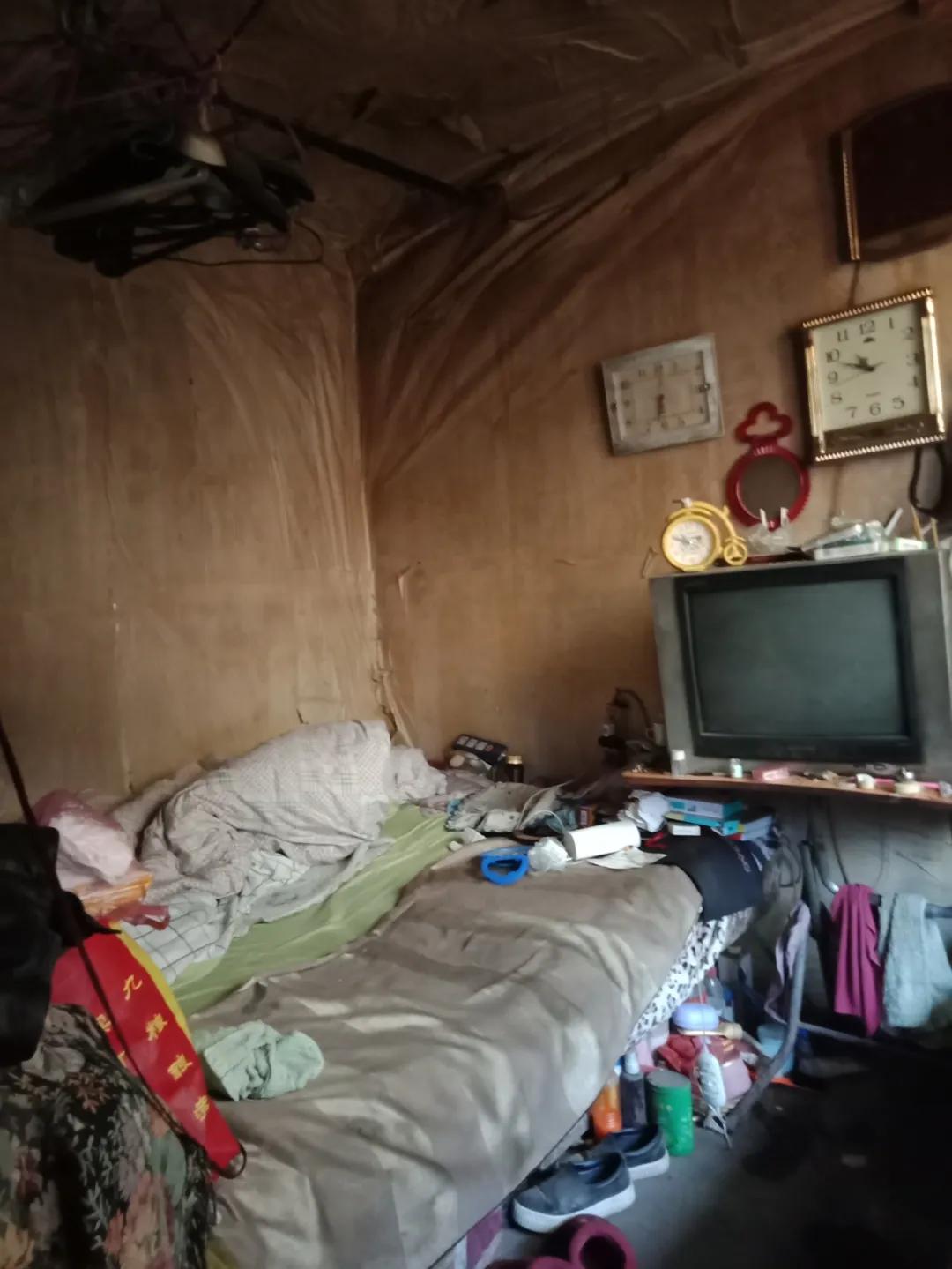 清水慈善兰州分会为兰州市贫困家庭送爱心物资