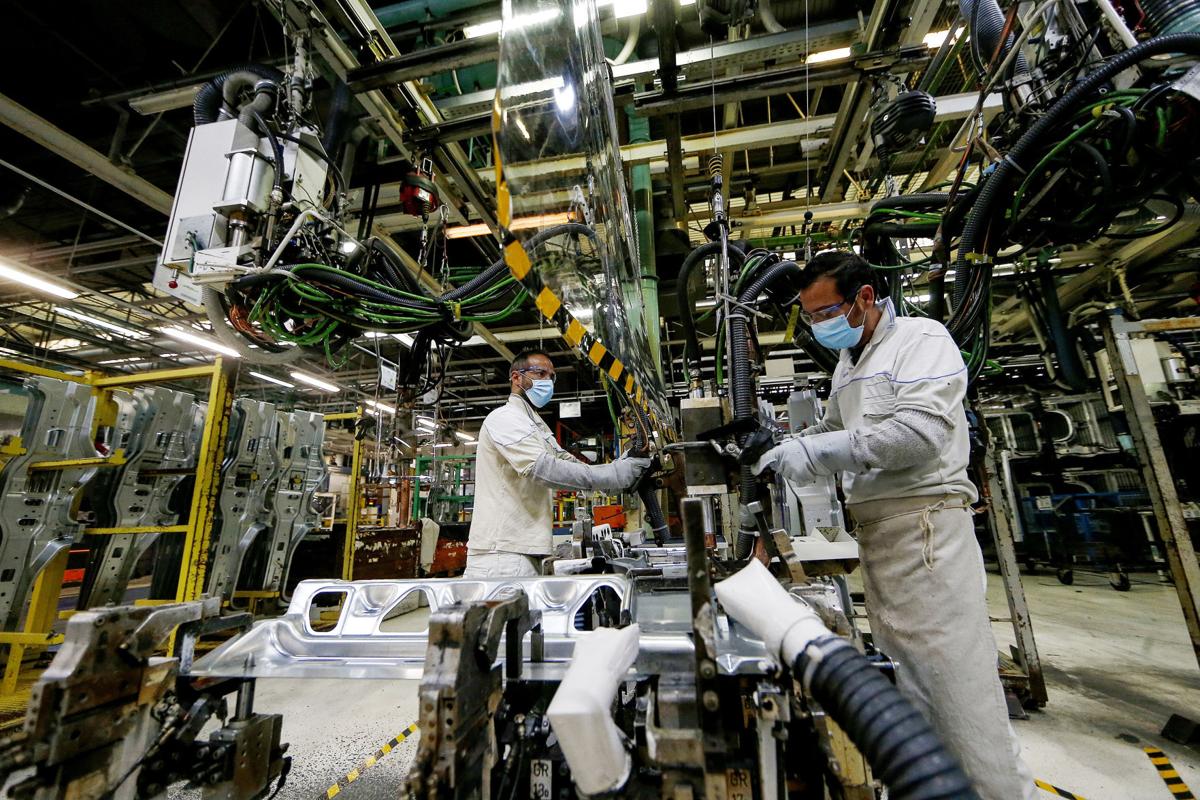 美国确诊突破100万,美国的三个动作,预示“三