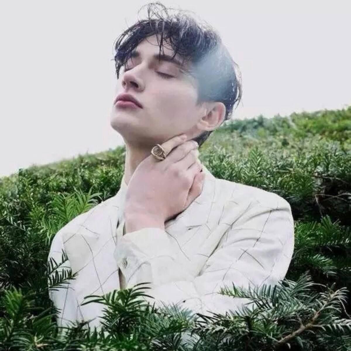 自由的图片高级感男 2fabad55fc4a4c9ba47a6d2f1cab25b5.jpeg