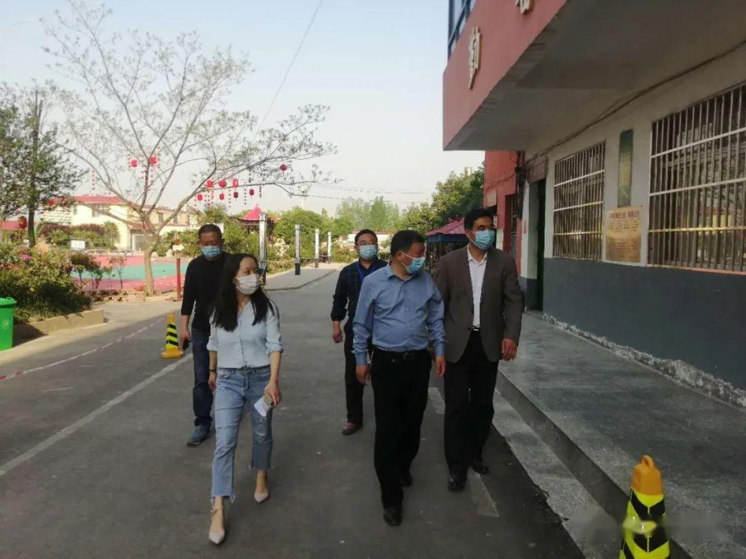 界首市教育局到各校督查返校复学工作