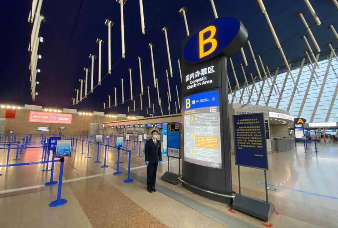 东航浦东国内值机区升级为旅客带来更方便更快捷的出行体验